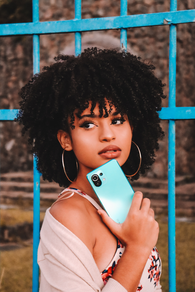 Why Cleaning Your Cell Phone Can Help With Acne Breakouts